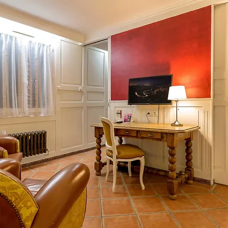 The Originals Boutique, Clair Hotel, מלון