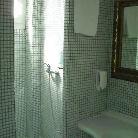 מלון The Originals Boutique, Clair Hotel,